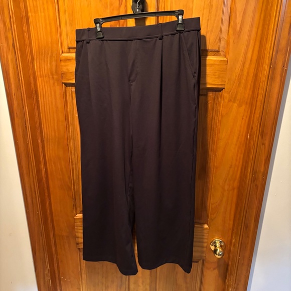 Halara Women's High Waisted Pocket Work Flare Pants in Black XL Petite - Picture 2 of 6